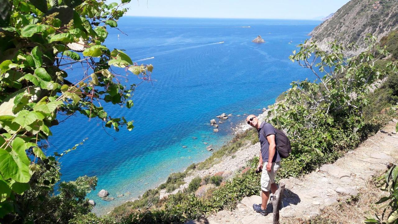 Mansard Apart Alba - Sea 5 Terre-Trekking-Excursions-Relax San Terenzo Exterior photo